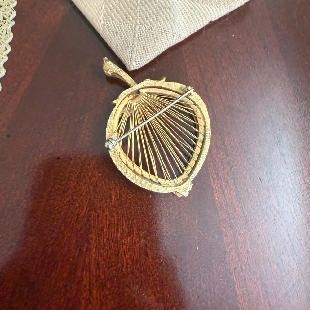 Vintage Stamped Monet Gold Tone Brooch - Picture 2 of 3